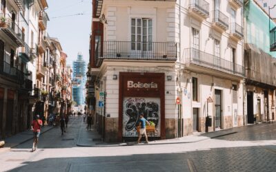 El retail valenciano se reconvierte: estos son los negocios que llegan a Valencia y los que desaparecen